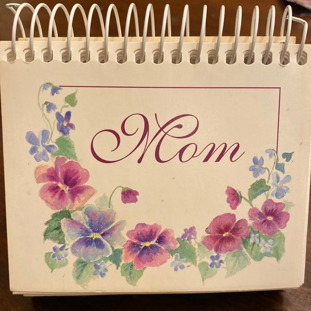 MOM Motivational Inspirational Daily Quotes Perpetual Flip Calendar w easel